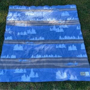 Woolrich Home Reversible Fishing Forest Fleece Throw Blanket Whipstitch 52x56